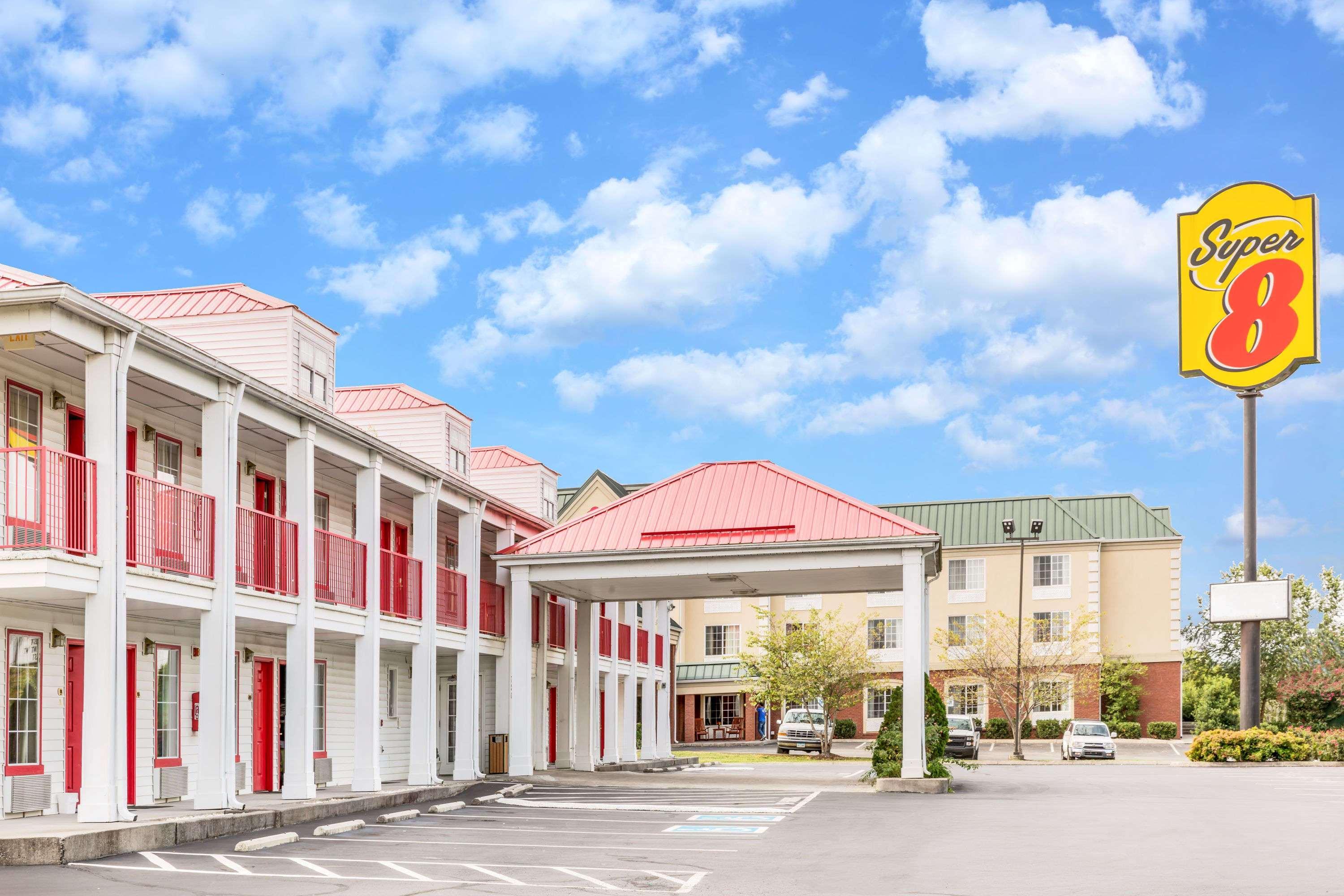 Super 8 By Wyndham Clinton Exterior foto