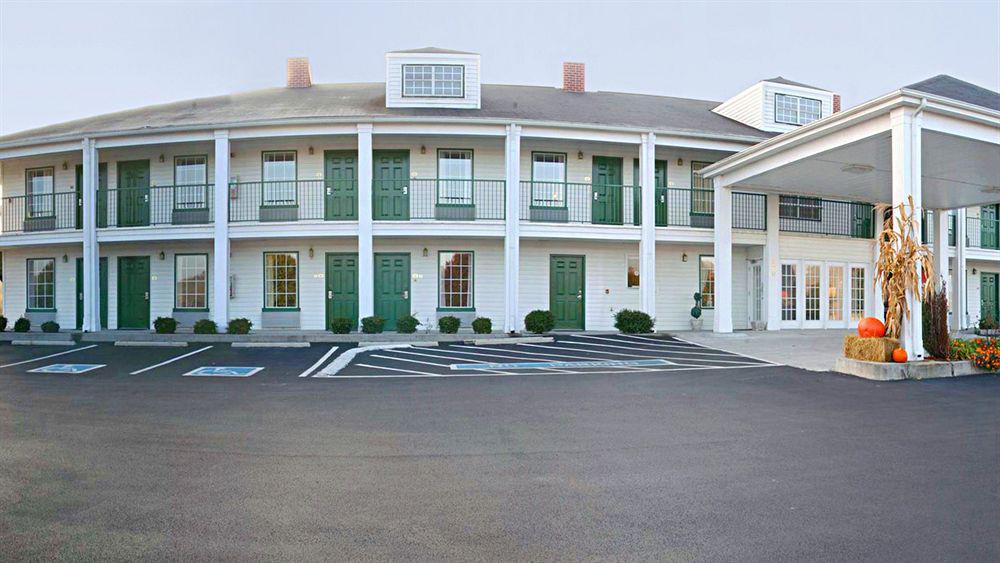 Super 8 By Wyndham Clinton Exterior foto